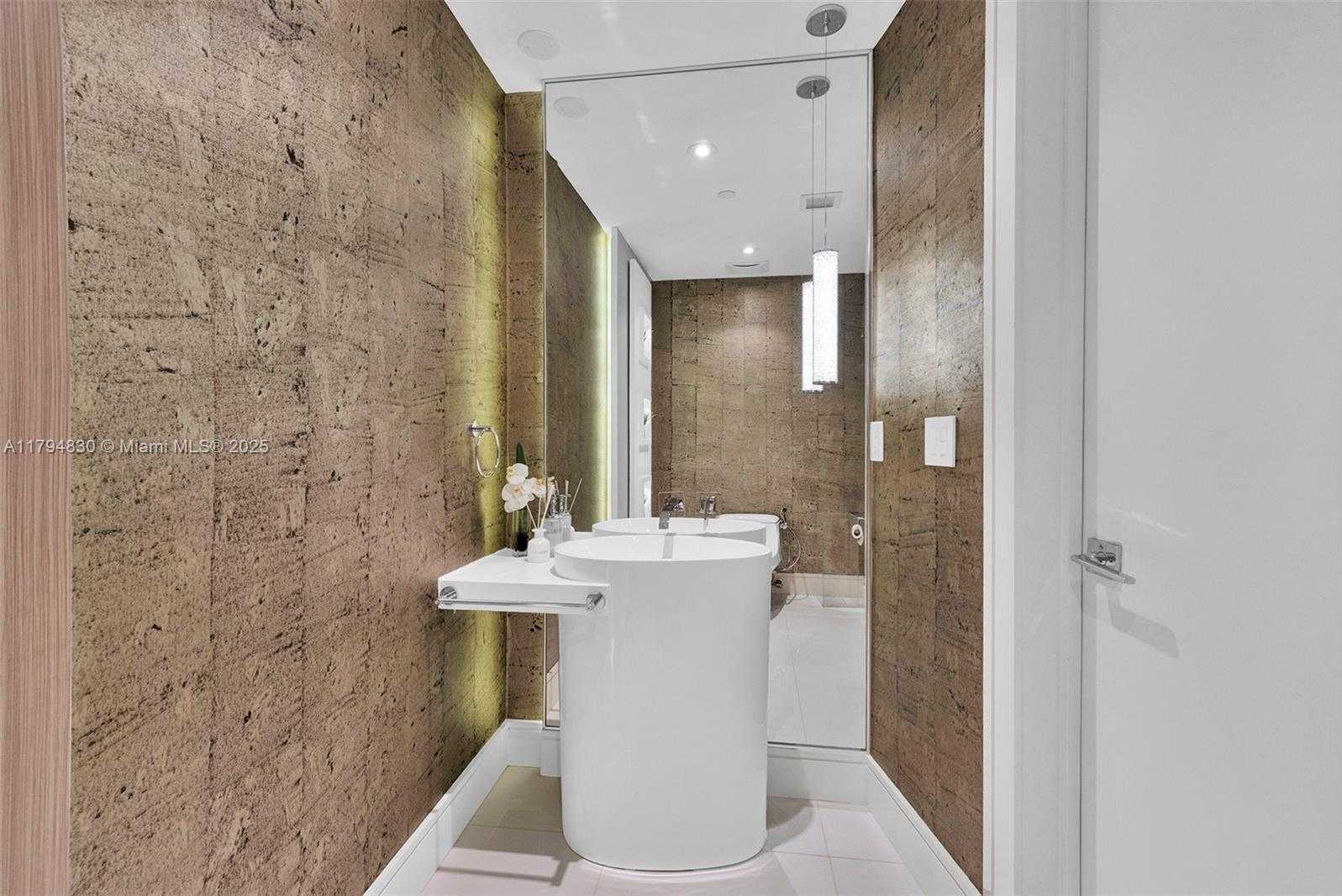 Small Image of 17121 COLLINS AVE #2608, Sunny Isles Beach Number 19