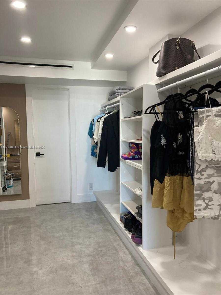 Small Image of 2903 NORTH MIAMI BEACH BLVD #1003, North Miami Beach Number 4