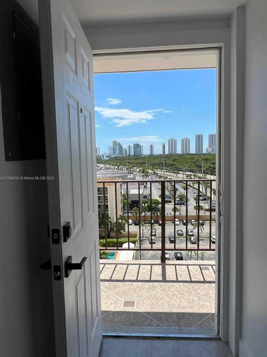 Small Image of 2903 NORTH MIAMI BEACH BLVD #1003, North Miami Beach Number 7