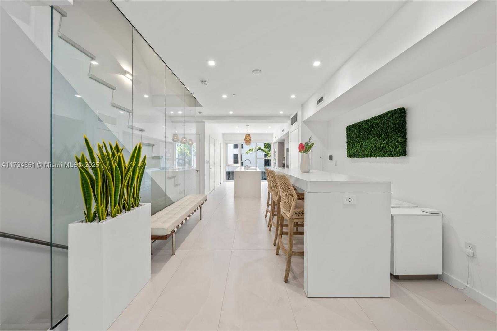 Small Image of 455 NORTH EAST 39TH ST #304, Miami Number 15