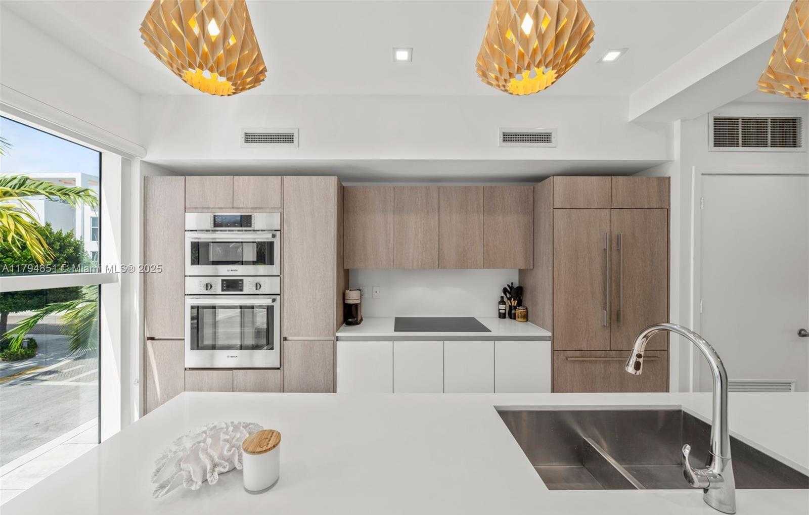 Small Image of 455 NORTH EAST 39TH ST #304, Miami Number 16