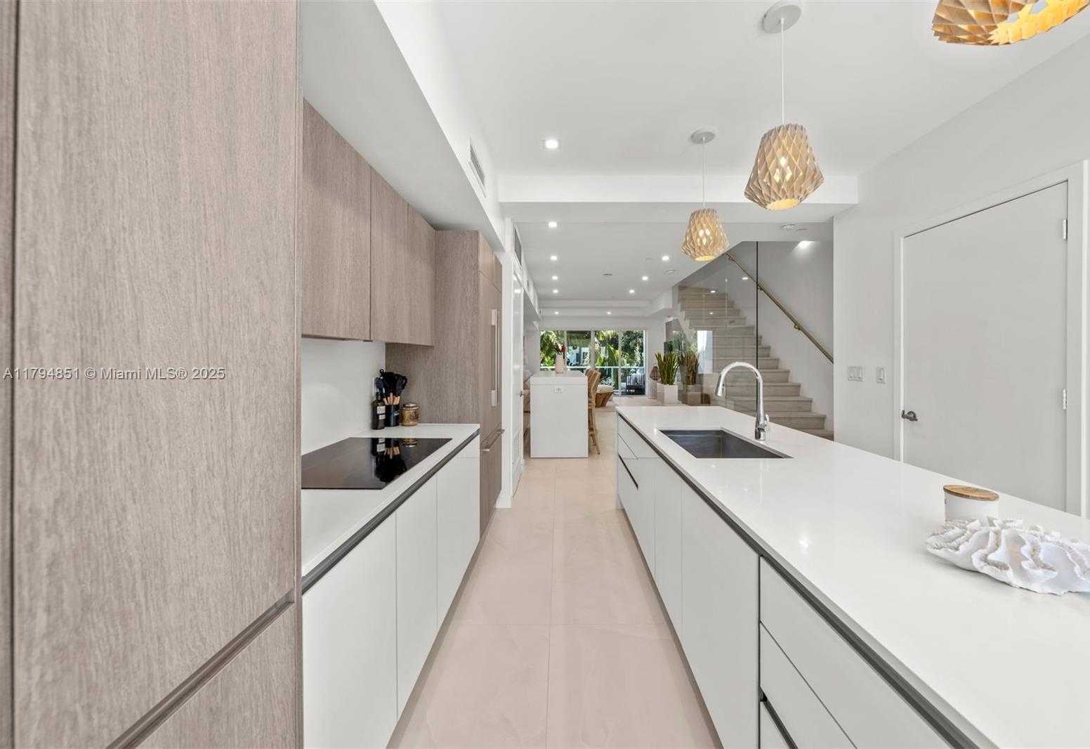Small Image of 455 NORTH EAST 39TH ST #304, Miami Number 22