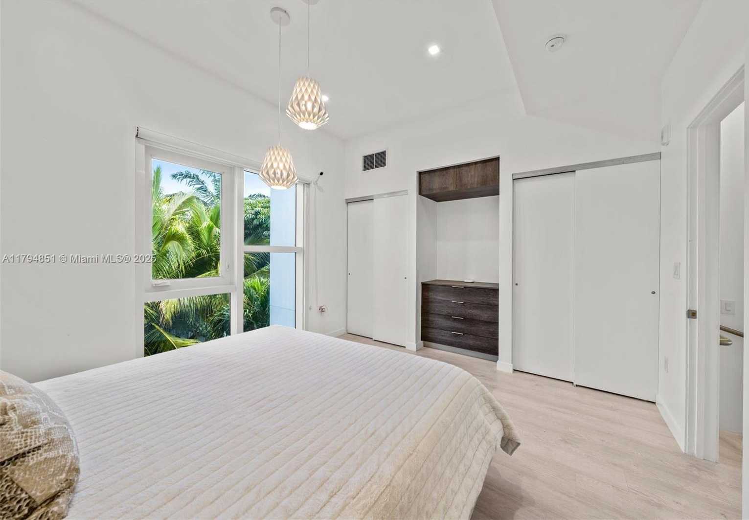 Small Image of 455 NORTH EAST 39TH ST #304, Miami Number 25