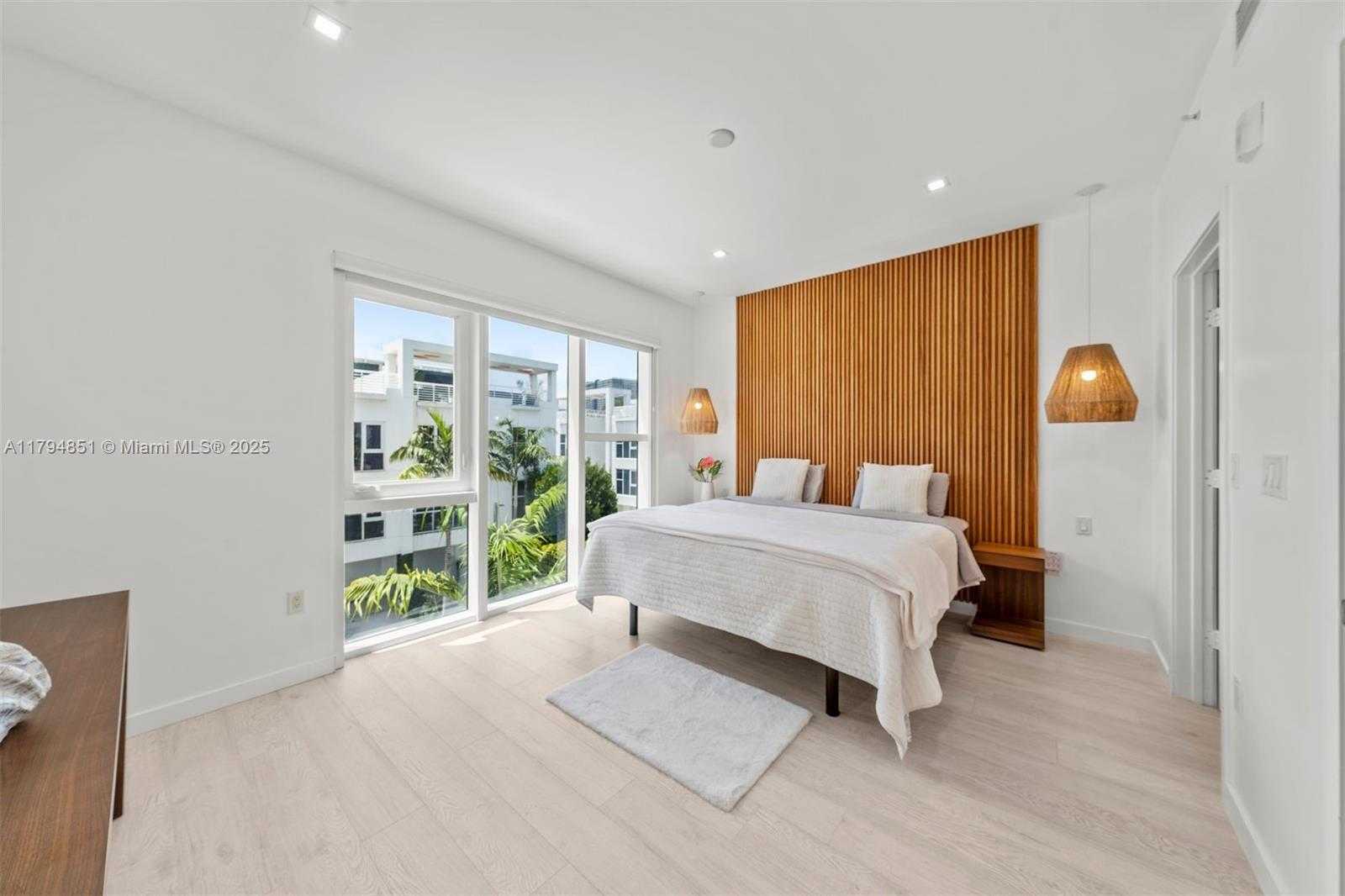 Small Image of 455 NORTH EAST 39TH ST #304, Miami Number 30