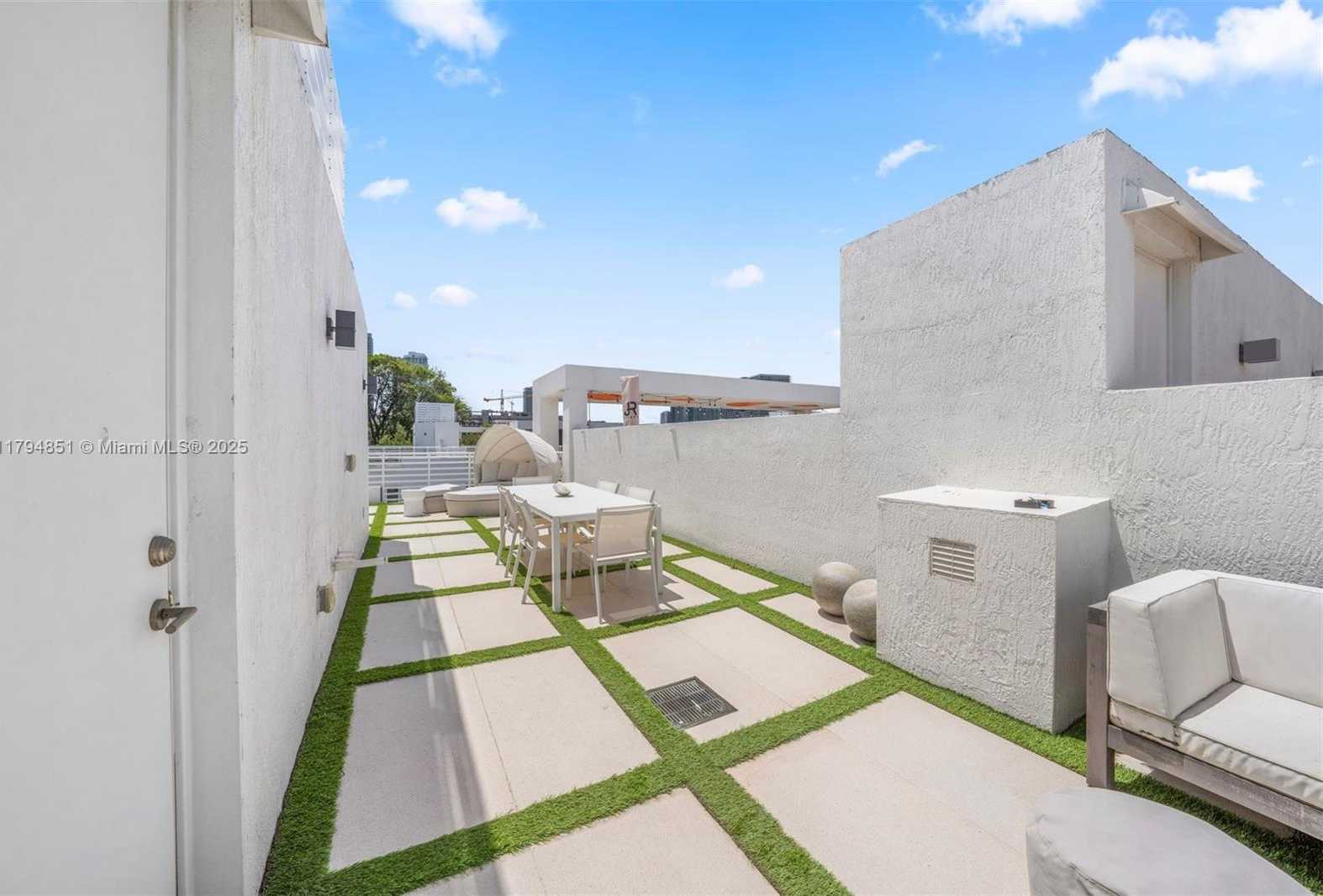 Small Image of 455 NORTH EAST 39TH ST #304, Miami Number 35