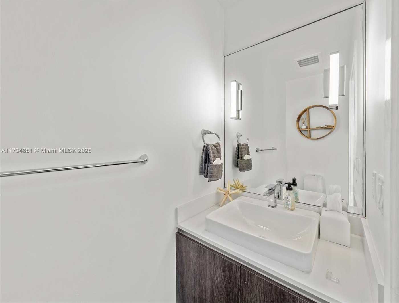 Small Image of 455 NORTH EAST 39TH ST #304, Miami Number 39