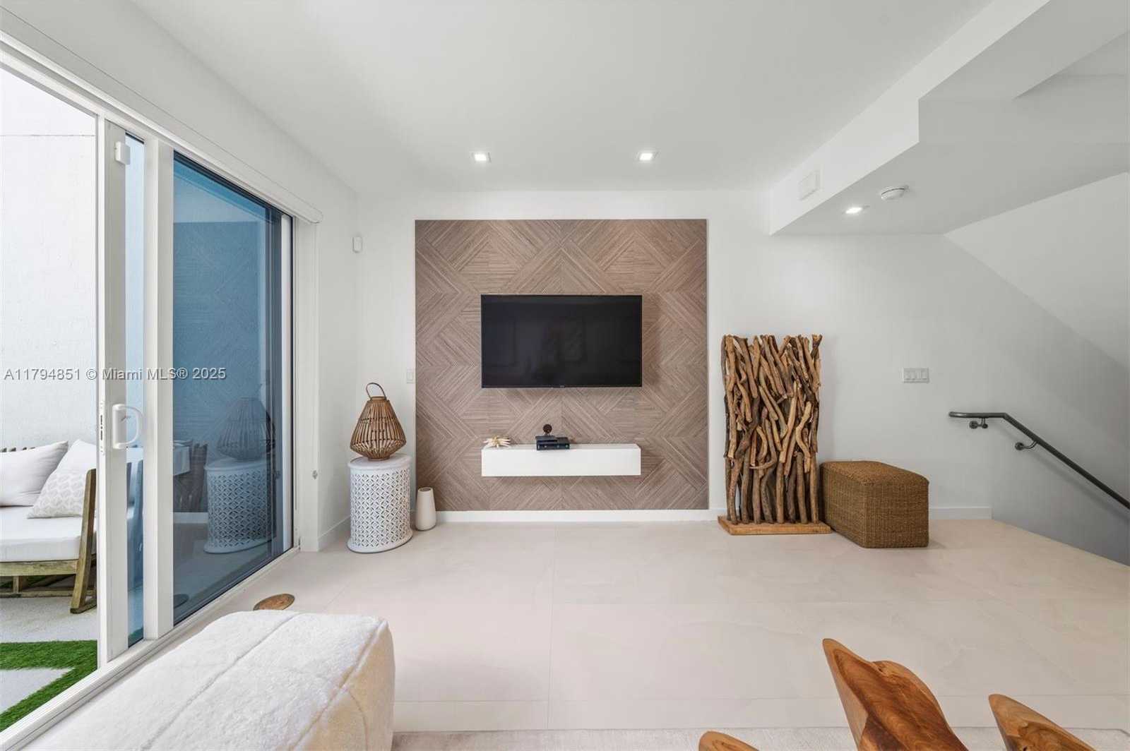 Small Image of 455 NORTH EAST 39TH ST #304, Miami Number 8