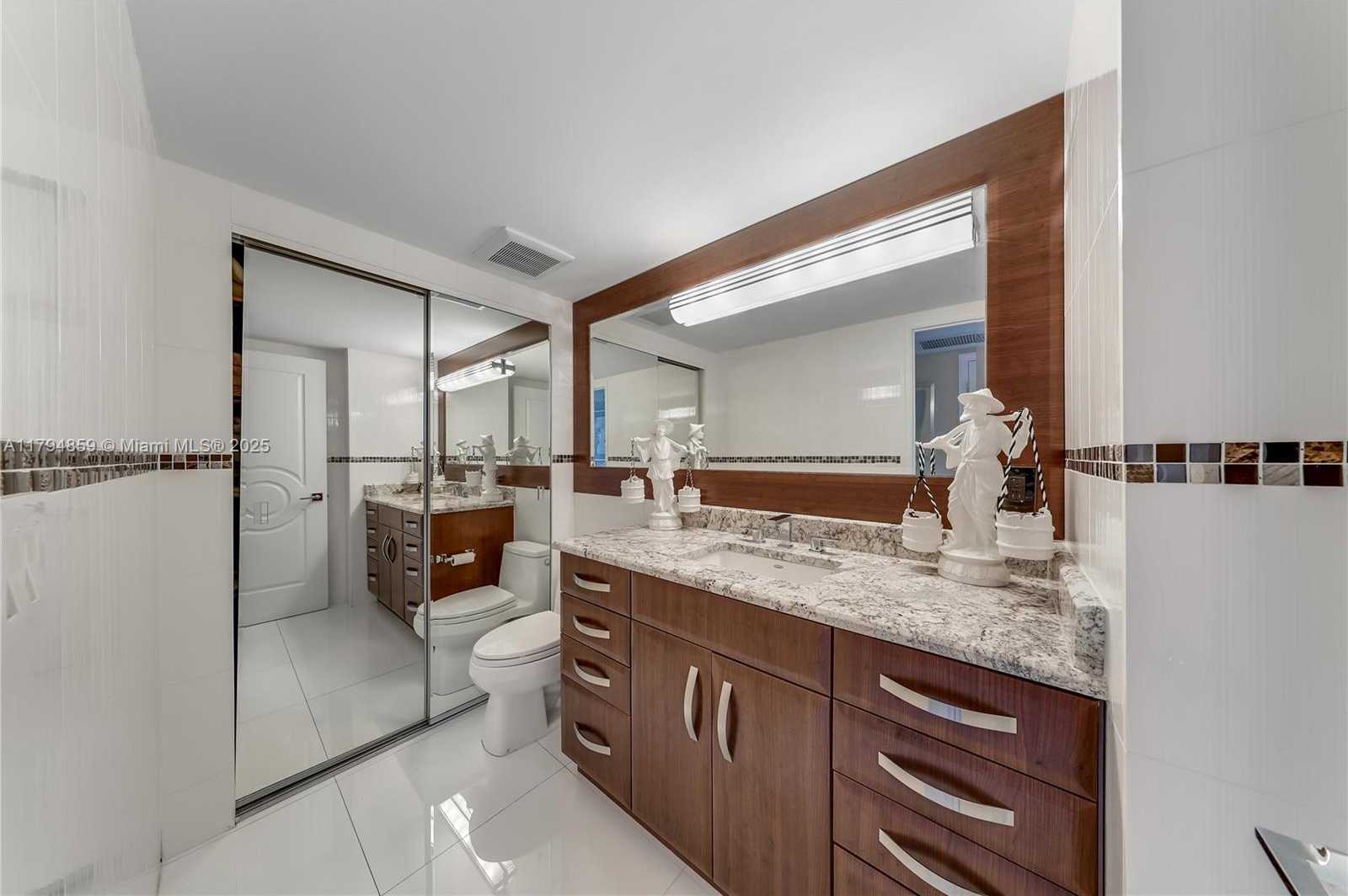 Small Image of 9801 COLLINS AVE #6A Oceanfront, Bal Harbour Number 7