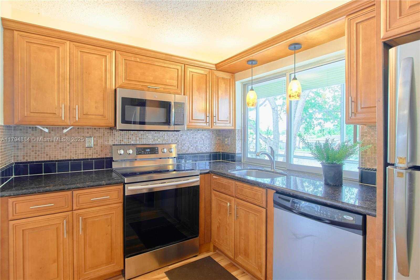 Small Image of 9150 LIME BAY BLVD #201, Tamarac Number 8