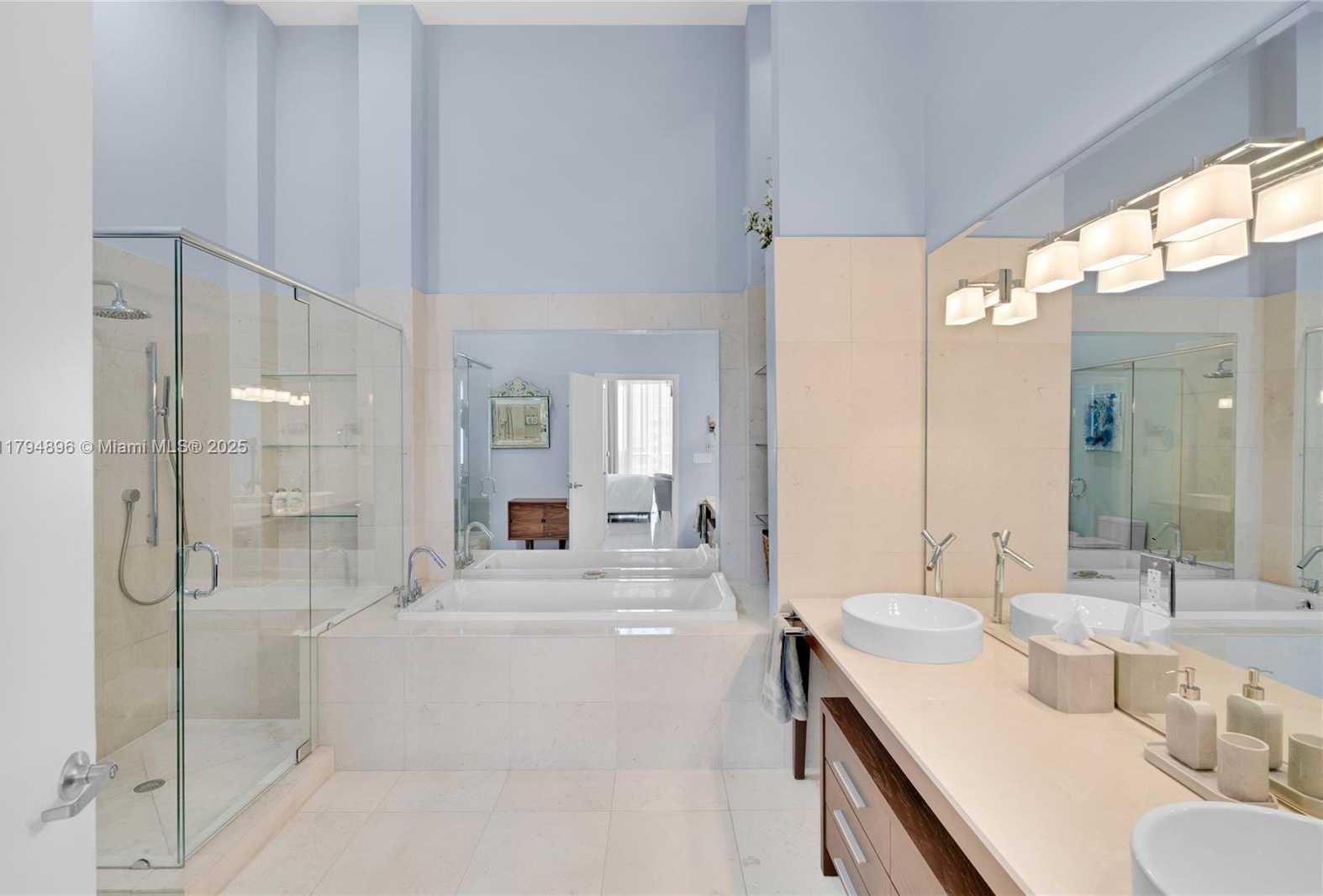 Small Image of 465 BRICKELL AVE #2801, Miami Number 20