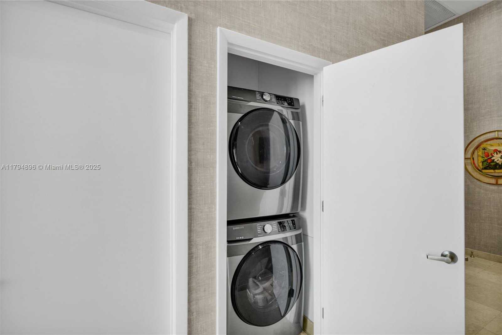 Small Image of 465 BRICKELL AVE #2801, Miami Number 28