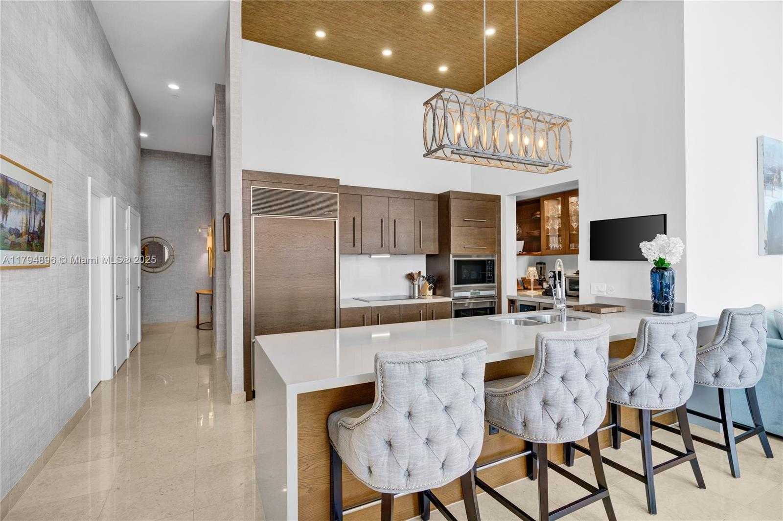 Small Image of 465 BRICKELL AVE #2801, Miami Number 5