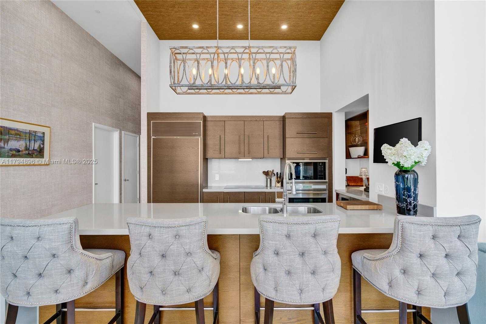 Small Image of 465 BRICKELL AVE #2801, Miami Number 7