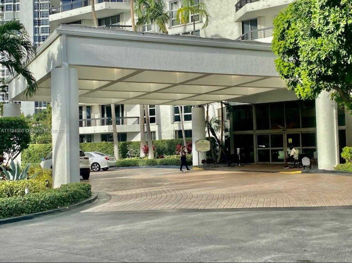 Small Image of 3500 MYSTIC POINTE DRIVE #2108, Aventura Number 17