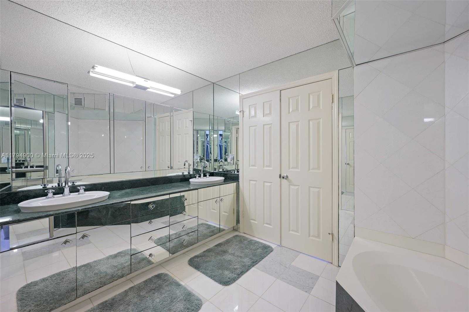 Small Image of 3500 MYSTIC POINTE DRIVE #2108, Aventura Number 35