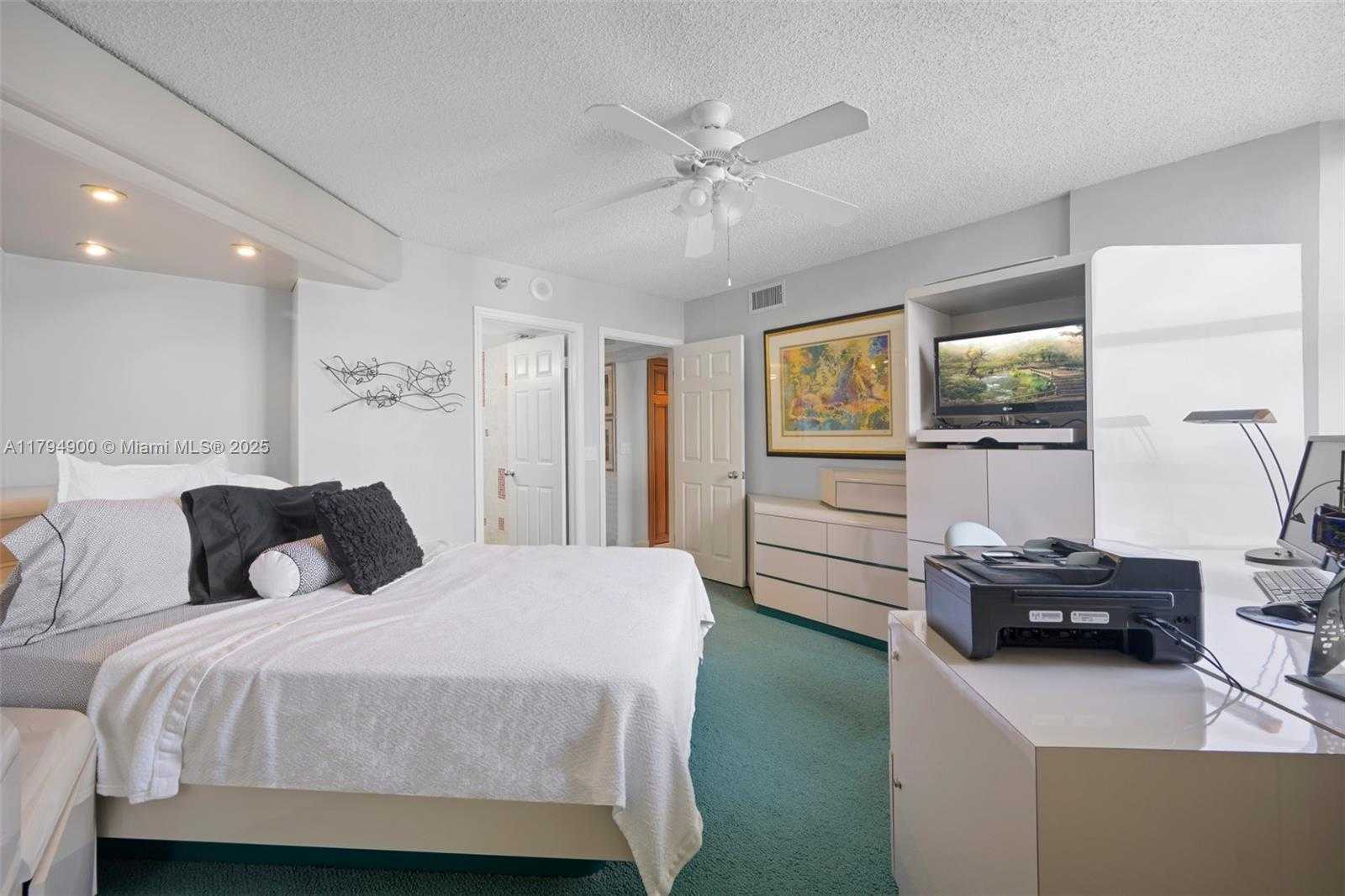 Small Image of 3500 MYSTIC POINTE DRIVE #2108, Aventura Number 38