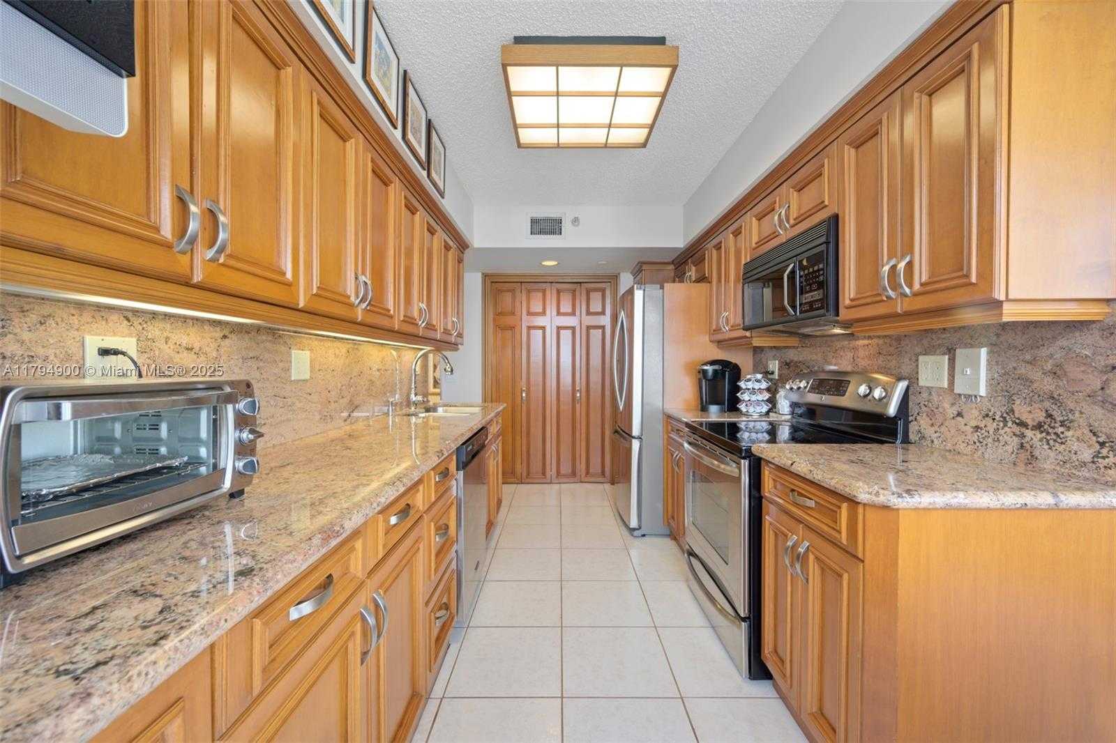 Small Image of 3500 MYSTIC POINTE DRIVE #2108, Aventura Number 8