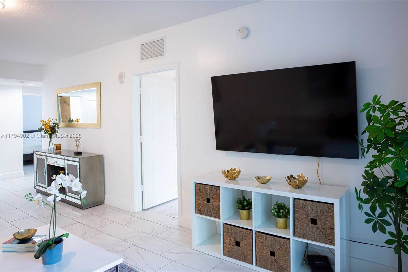 Small Image of 170 SOUTH EAST 14TH ST #1605, Miami Number 11