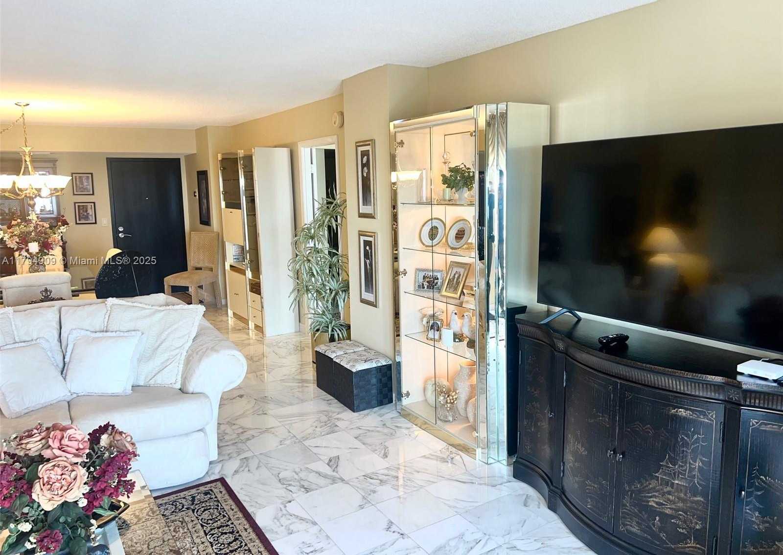 Small Image of 1500 SOUTH OCEAN DR #12K, Hollywood Number 2