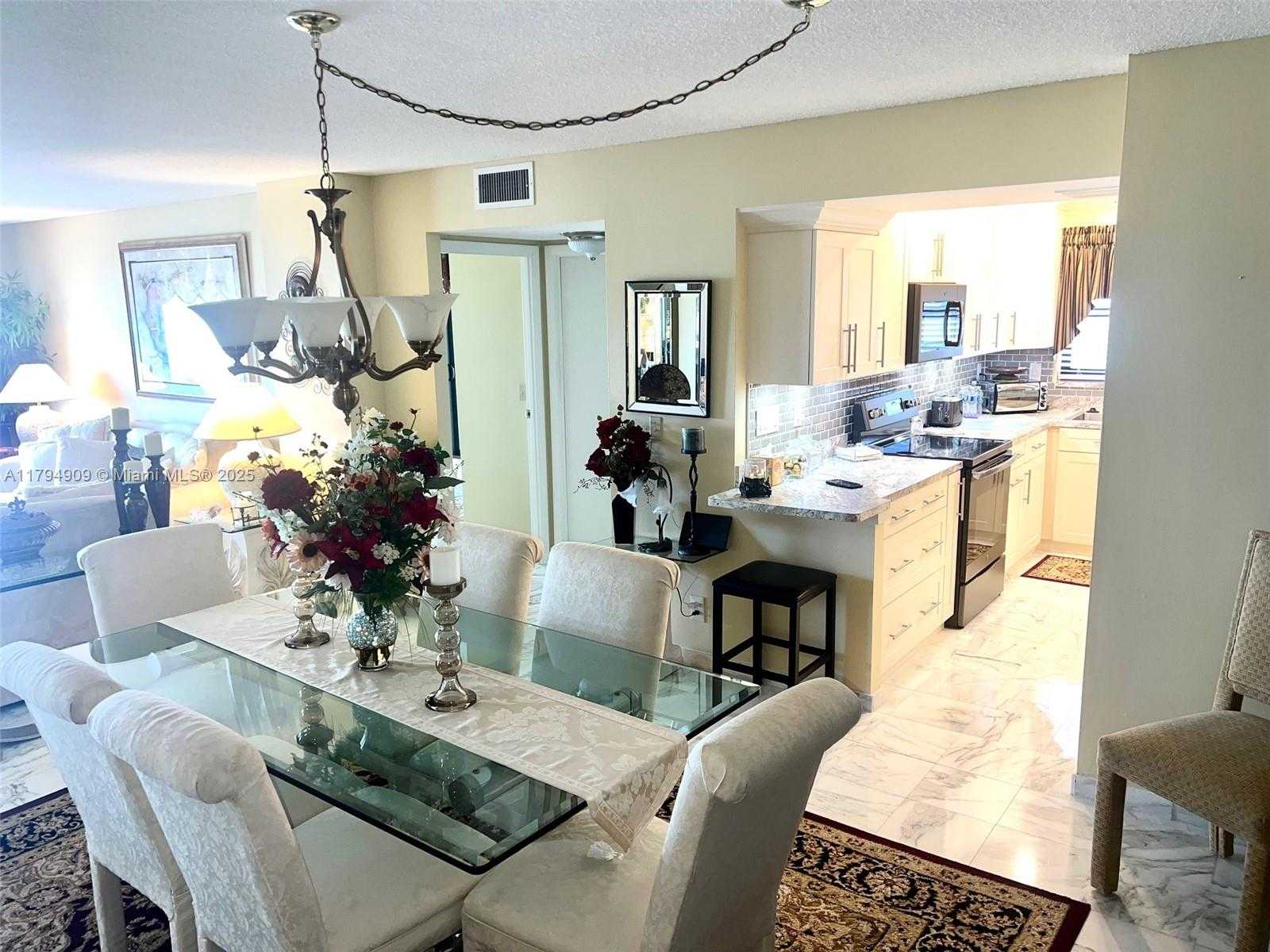 Small Image of 1500 SOUTH OCEAN DR #12K, Hollywood Number 3