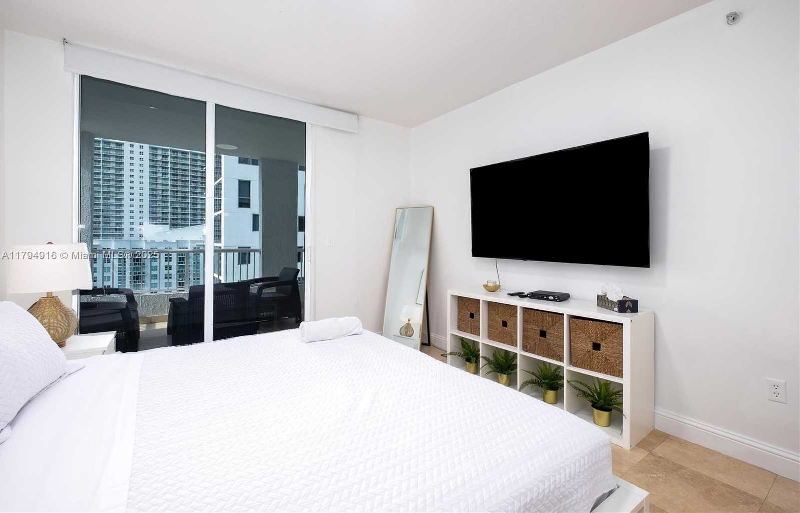 Small Image of 170 SOUTH EAST 14TH ST #2708, Miami Number 10