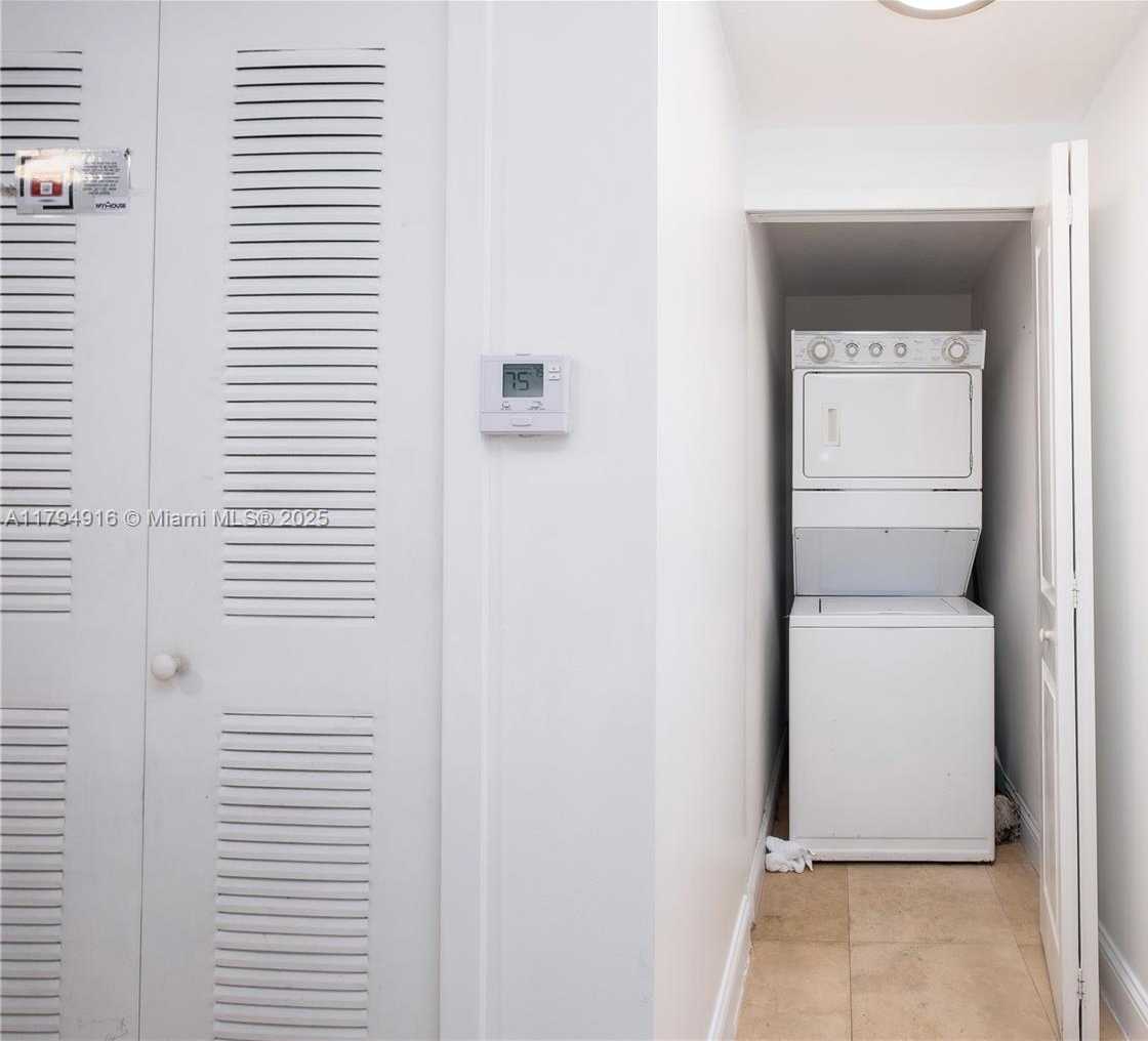 Small Image of 170 SOUTH EAST 14TH ST #2708, Miami Number 15