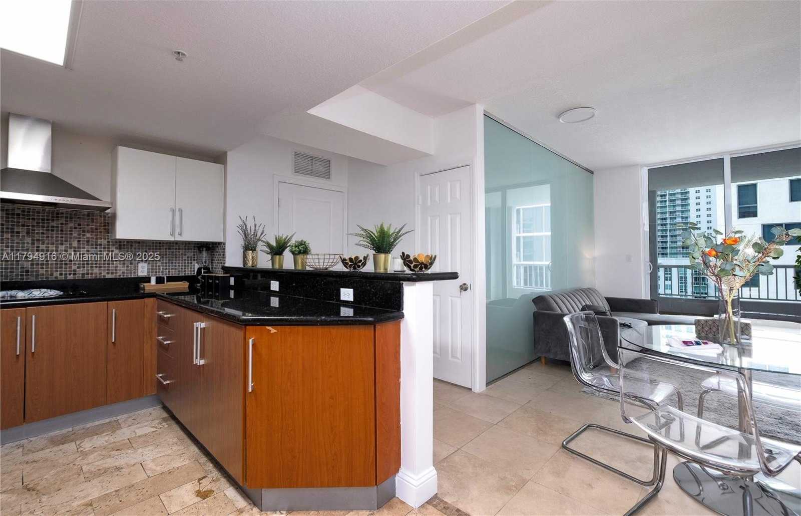 Small Image of 170 SOUTH EAST 14TH ST #2708, Miami Number 7