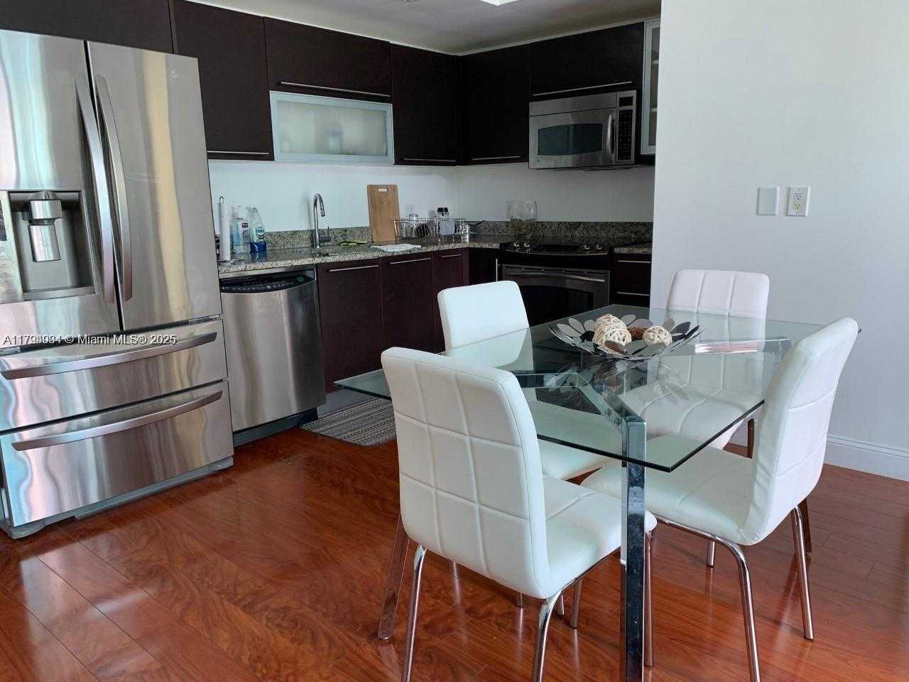 Small Image of 950 BRICKELL BAY DR #1107, Miami Number 3