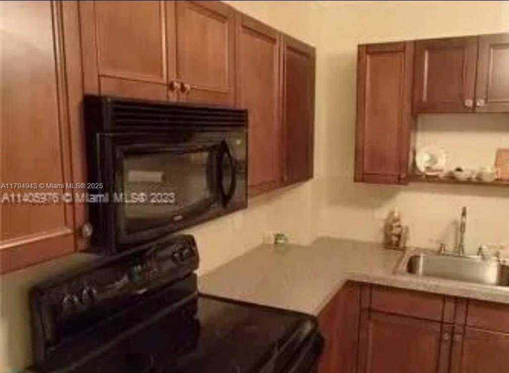Small Image of 4400 HILLCREST DR #215-B, Hollywood Number 13