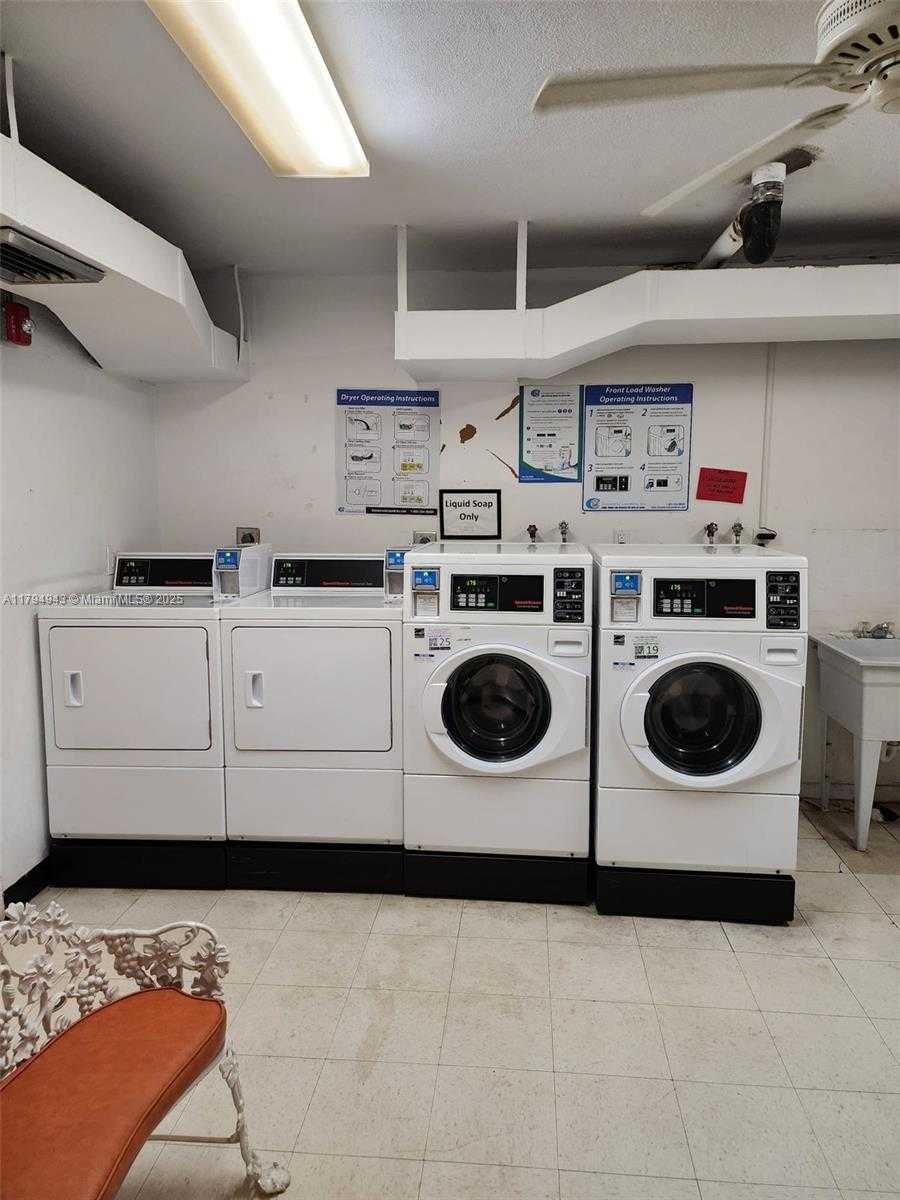 Small Image of 4400 HILLCREST DR #215-B, Hollywood Number 16