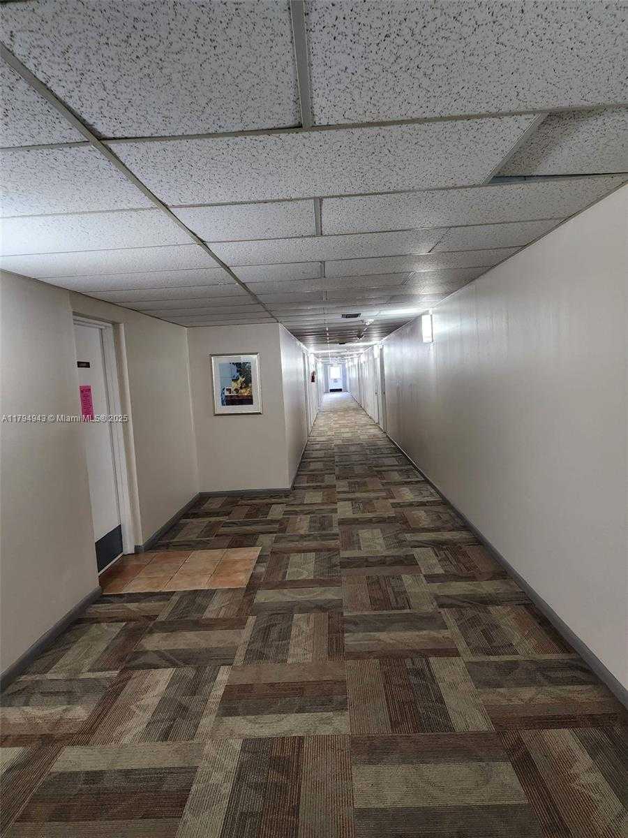 Small Image of 4400 HILLCREST DR #215-B, Hollywood Number 18