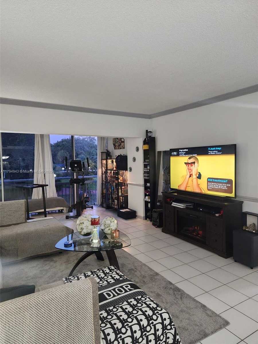 Small Image of 4400 HILLCREST DR #215-B, Hollywood Number 19