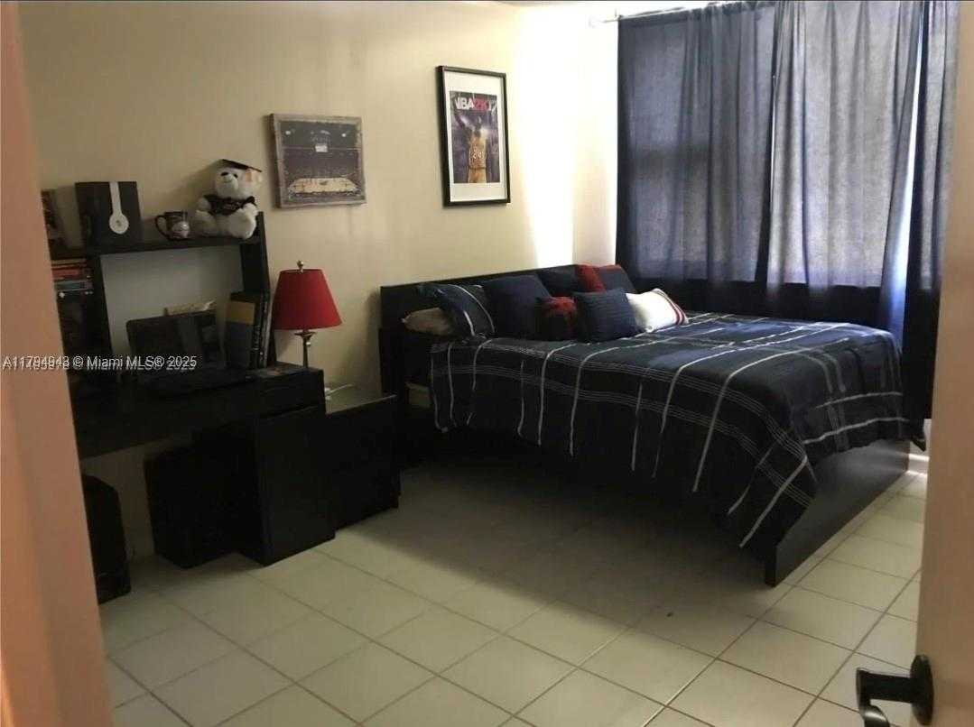 Small Image of 4400 HILLCREST DR #215-B, Hollywood Number 9