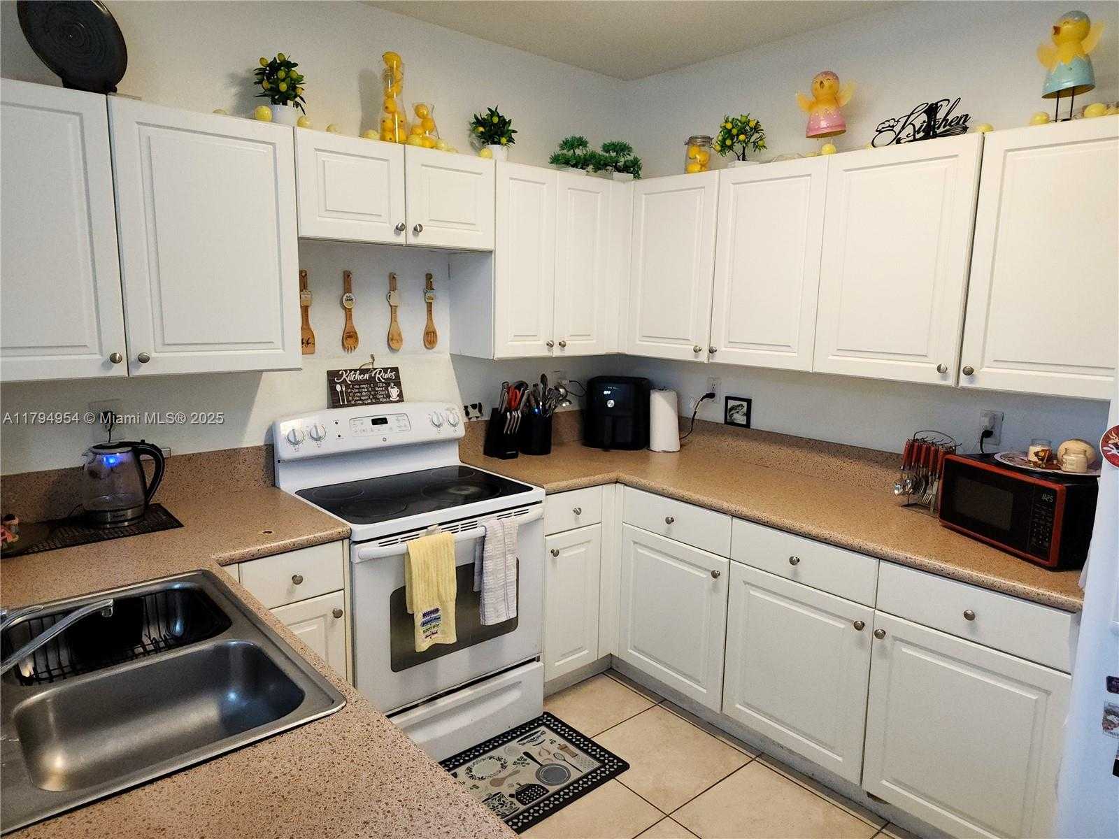 Small Image of 3064 SOUTH EAST 1ST DR #3, Homestead Number 25