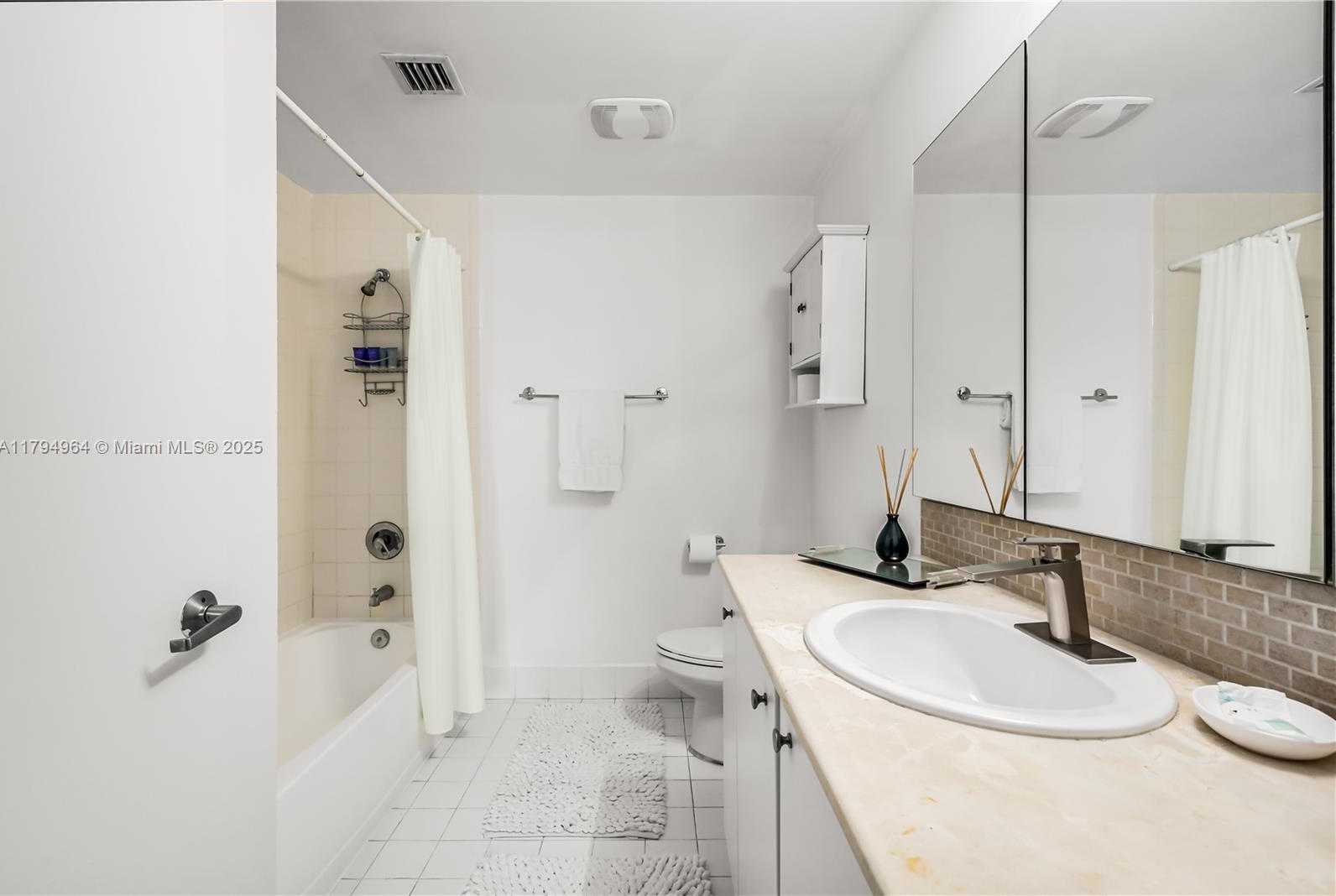 Small Image of 5970 INDIAN CREEK DR #301, Miami Beach Number 17