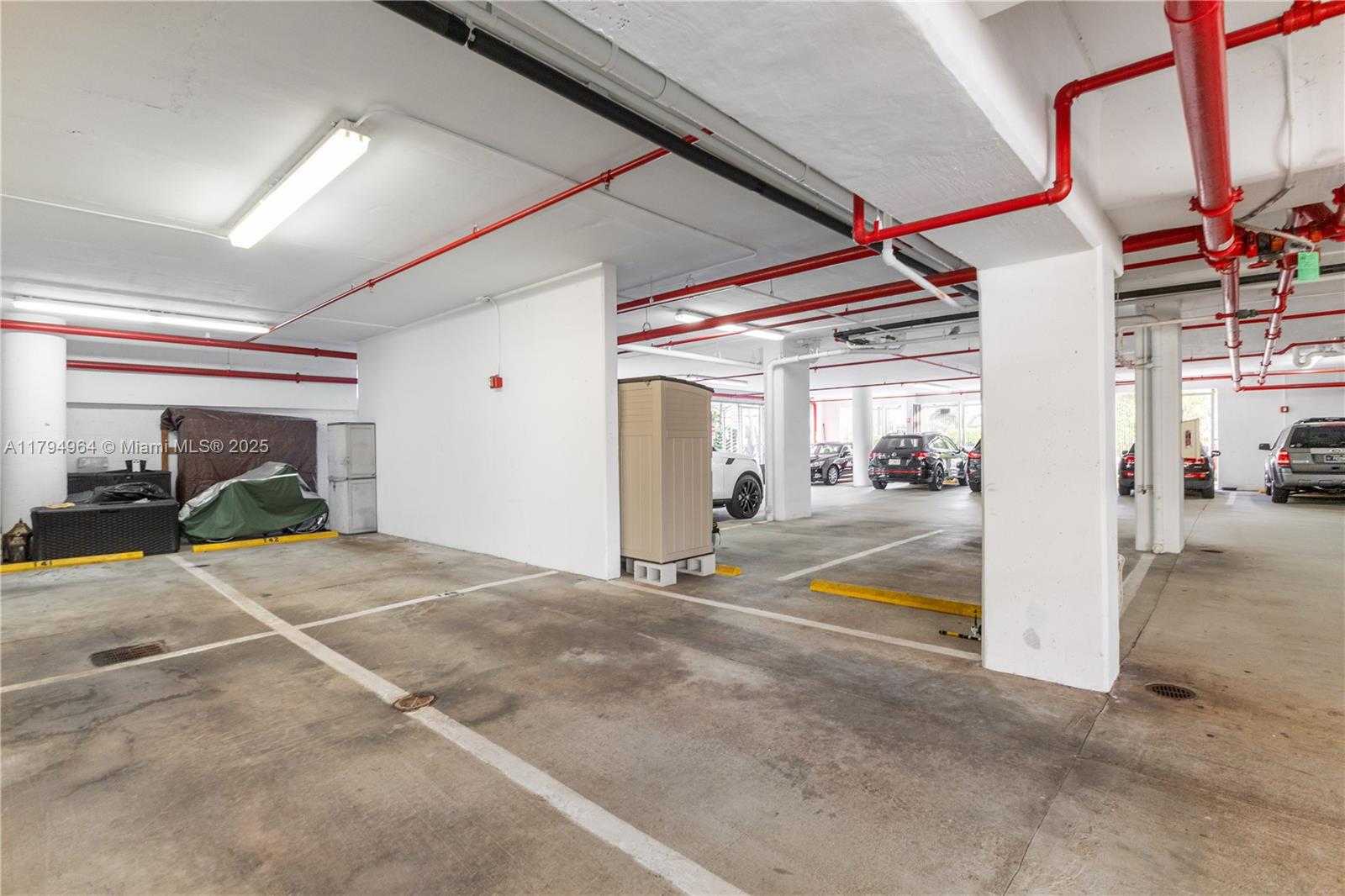 Small Image of 5970 INDIAN CREEK DR #301, Miami Beach Number 40
