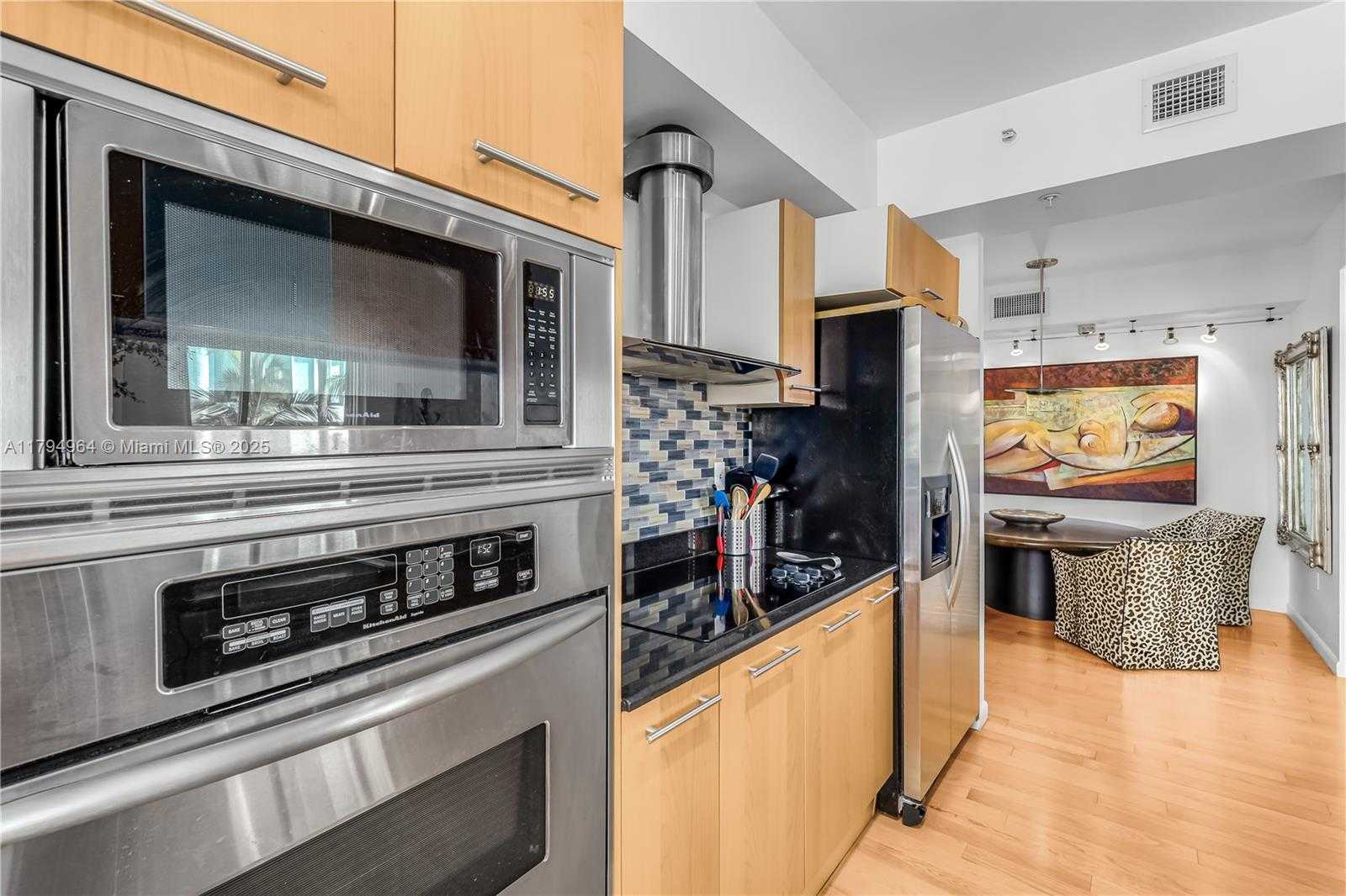 Small Image of 5970 INDIAN CREEK DR #301, Miami Beach Number 6