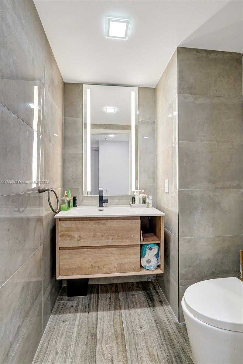 Small Image of 454 POINCIANA DR #1621, Sunny Isles Beach Number 10