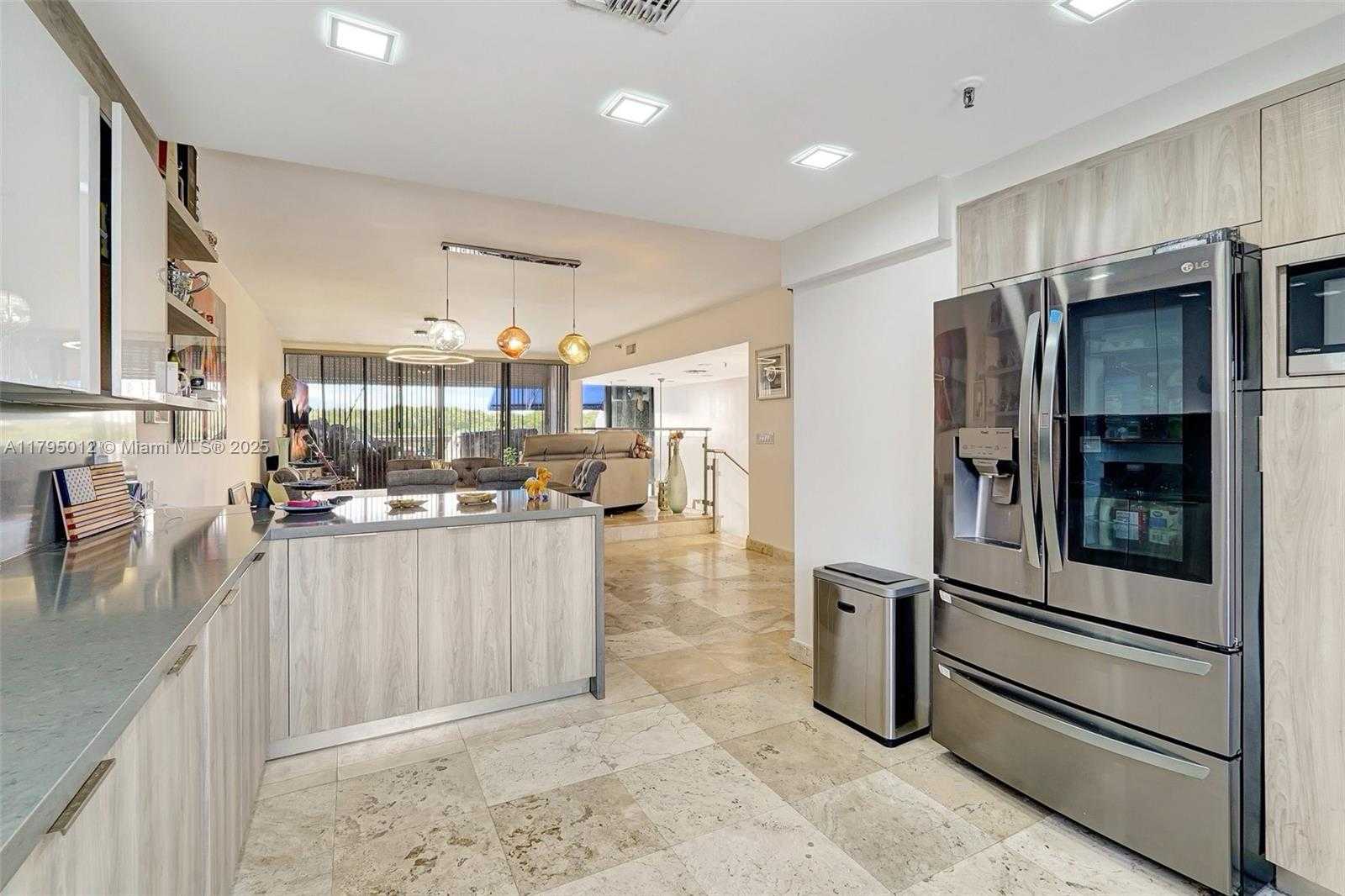 Small Image of 454 POINCIANA DR #1621, Sunny Isles Beach Number 12