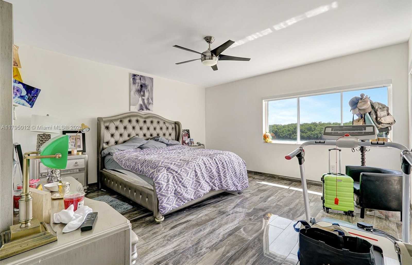 Small Image of 454 POINCIANA DR #1621, Sunny Isles Beach Number 20