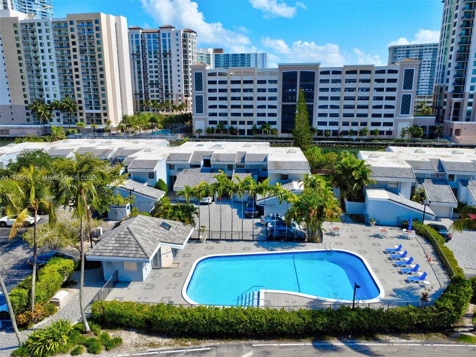 Small Image of 454 POINCIANA DR #1621, Sunny Isles Beach Number 25
