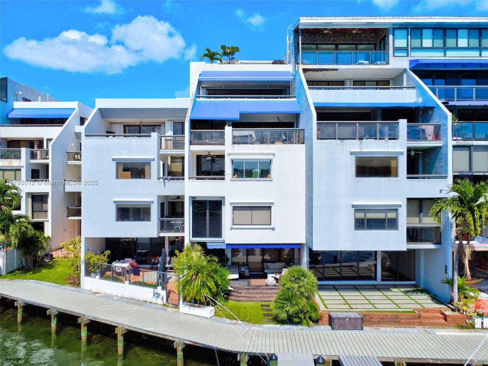 Small Image of 454 POINCIANA DR #1621, Sunny Isles Beach Number 4