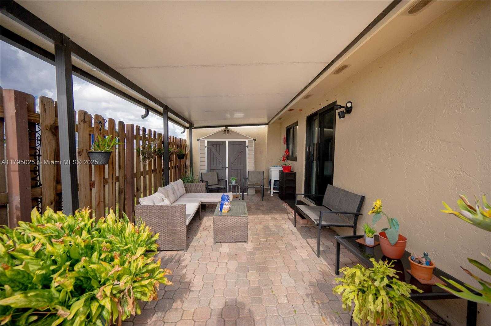 Small Image of 6268 NORTH WEST 170TH TER, Hialeah Number 24