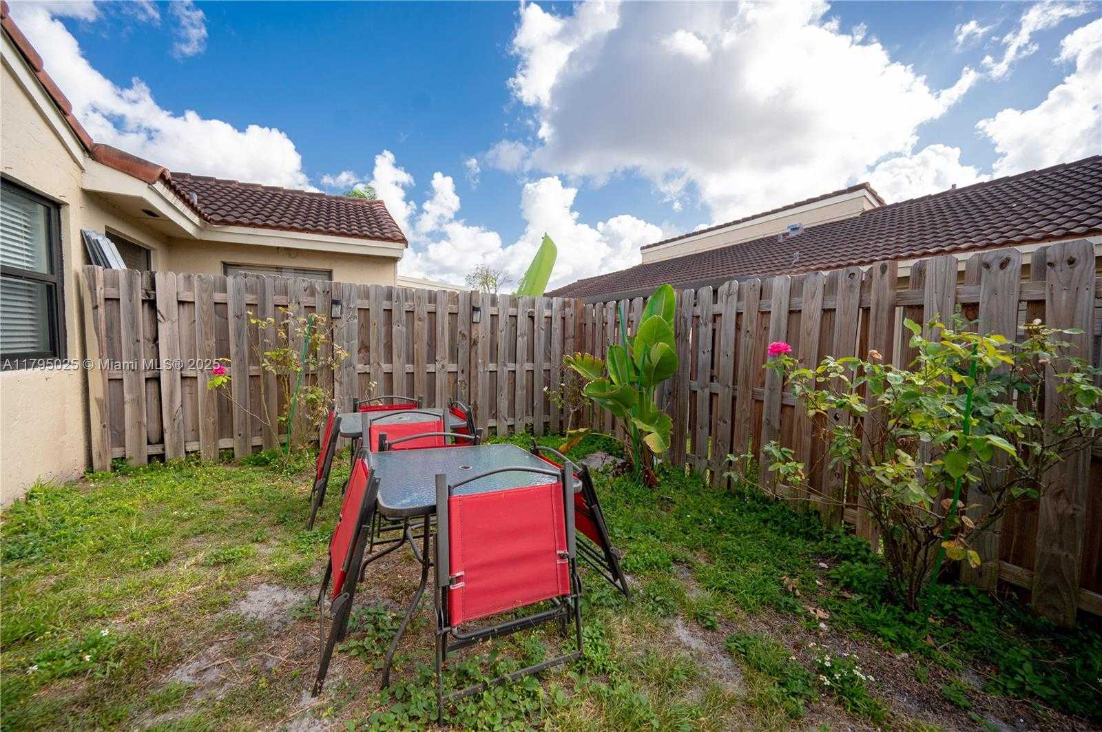 Small Image of 6268 NORTH WEST 170TH TER, Hialeah Number 32