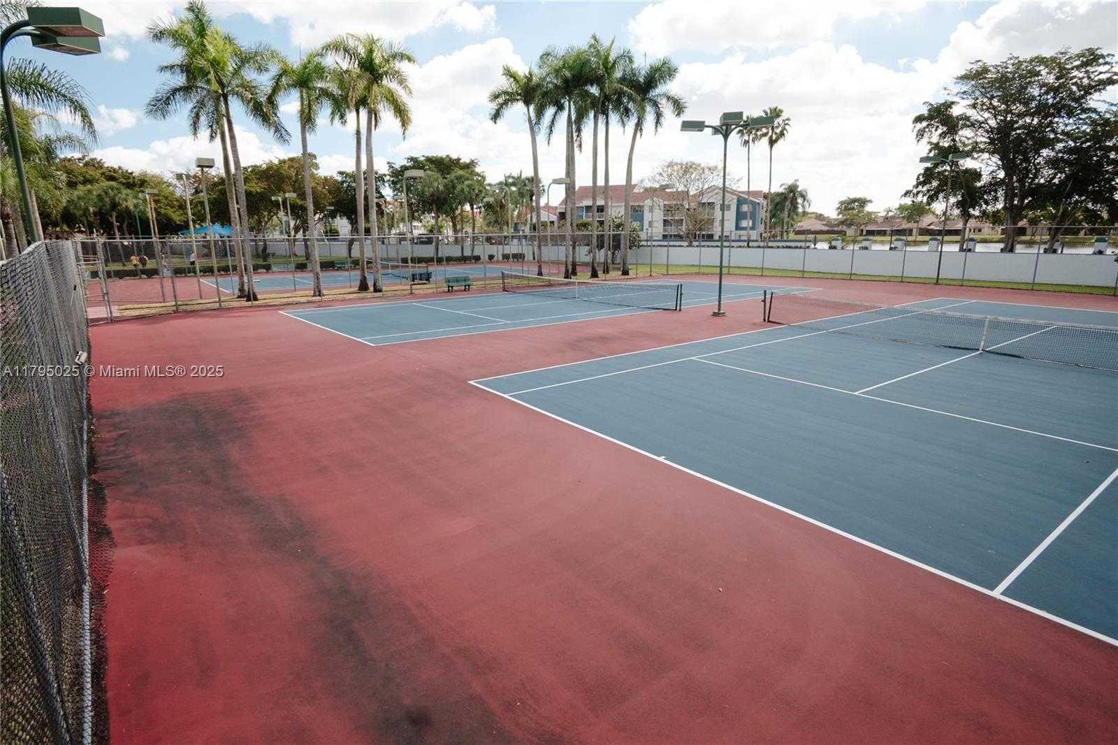 Small Image of 6268 NORTH WEST 170TH TER, Hialeah Number 39