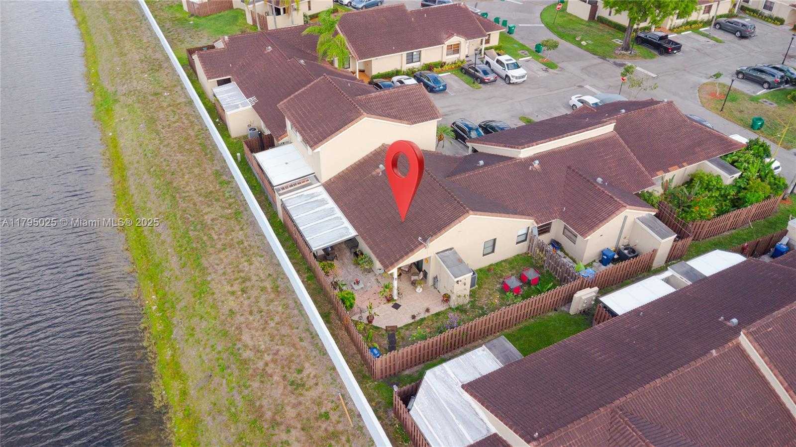 Small Image of 6268 NORTH WEST 170TH TER, Hialeah Number 7