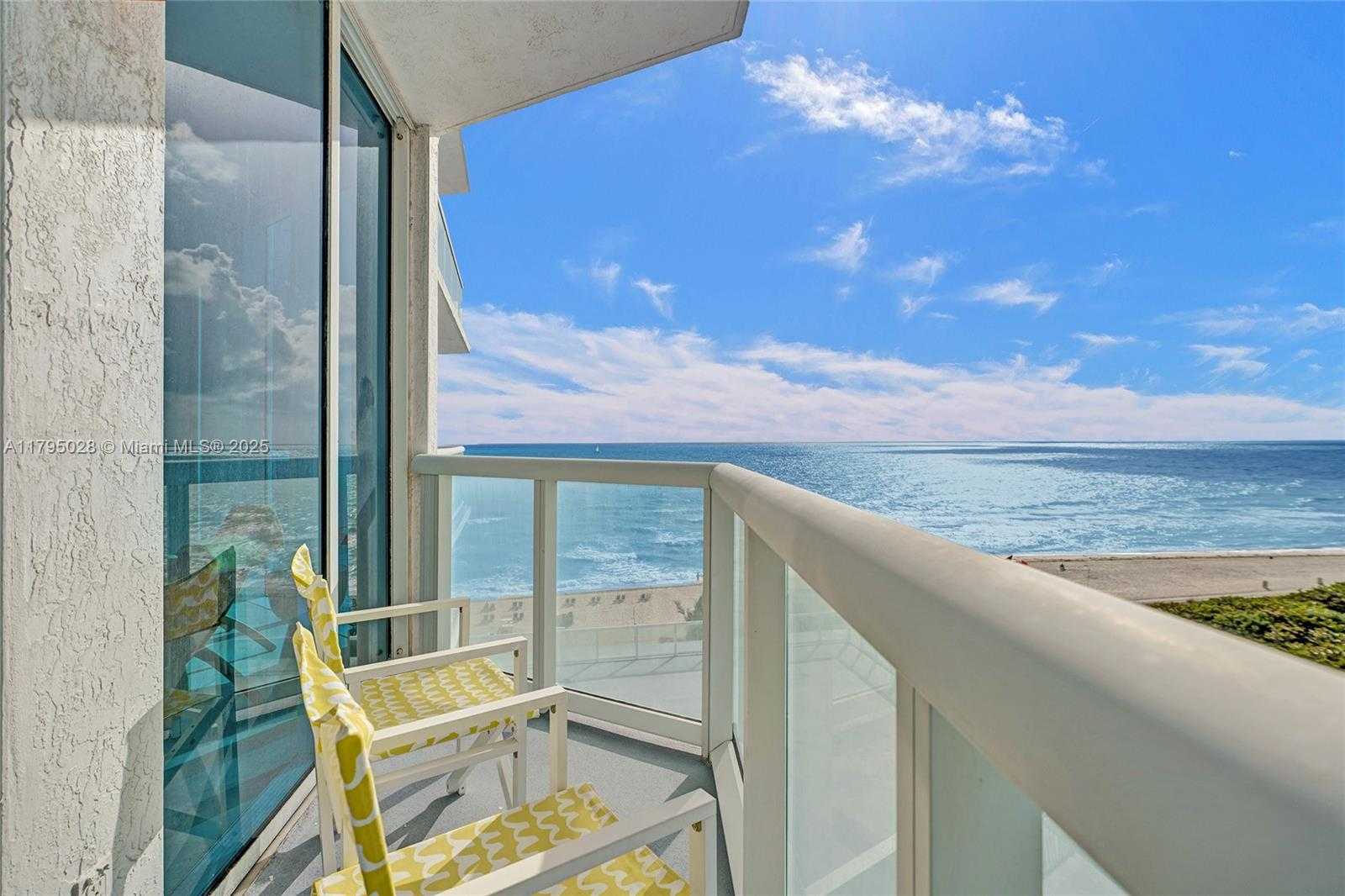 Small Image of 6515 COLLINS AVE #804, Miami Beach Number 3