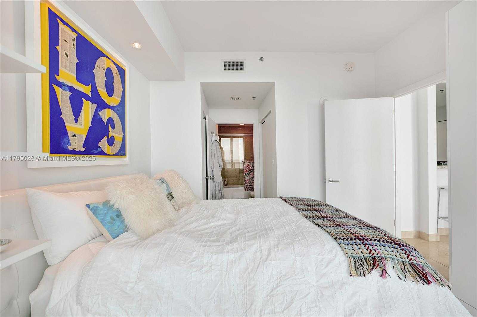 Small Image of 6515 COLLINS AVE #804, Miami Beach Number 8
