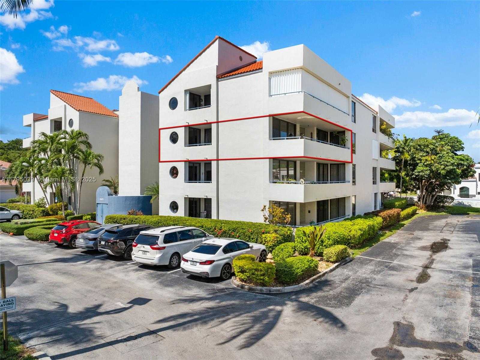 Small Image of 21075 NORTH EAST 34TH AVE #306-2, Aventura Number 2