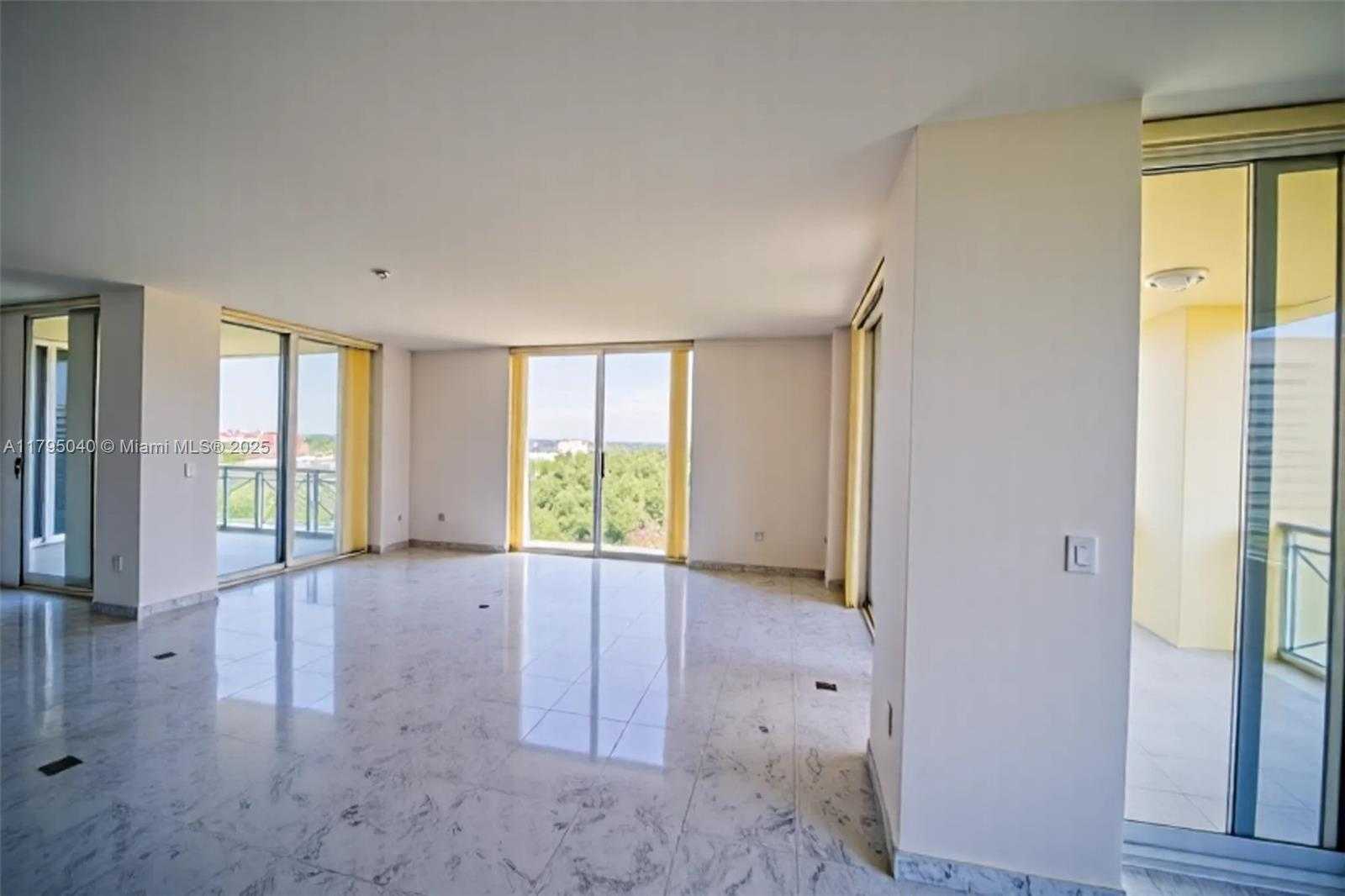 Small Image of 445 GRAND BAY DR #802, Key Biscayne Number 4